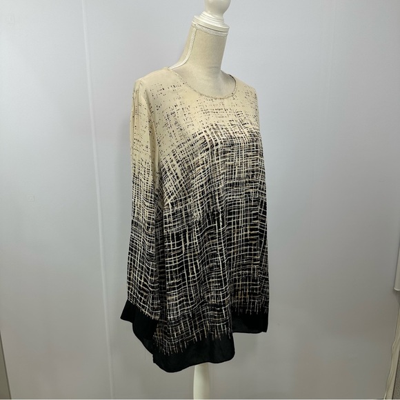 Vince Camuto Plus Size 3X Ivoryy Black Abstract Top - Picture 2 of 8